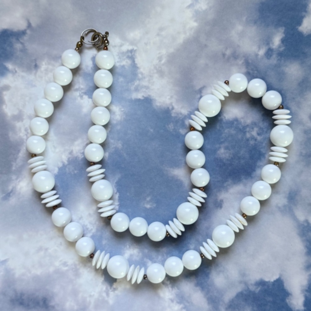 VINTAGE Necklace White Beaded Lucite Silver 24"